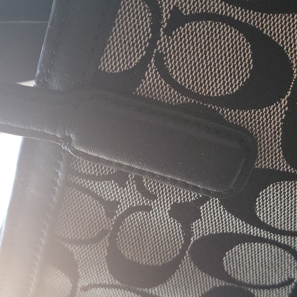 Purse - Picture 2 of 7